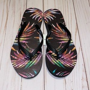 👗🛍Shade & shore black multi leaf flip flop🛍